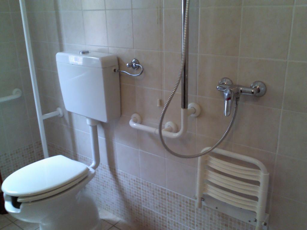 Albergo Magrini Della Genga Genga  Habitación foto